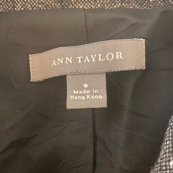 Ann Taylor Wool Blazer. Size 8. - Picture 3 of 6